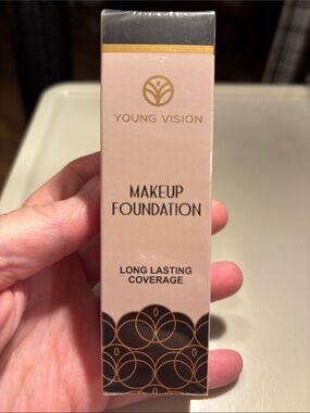 Makeup Foundation — Light Beige Long-Lasting Coverage